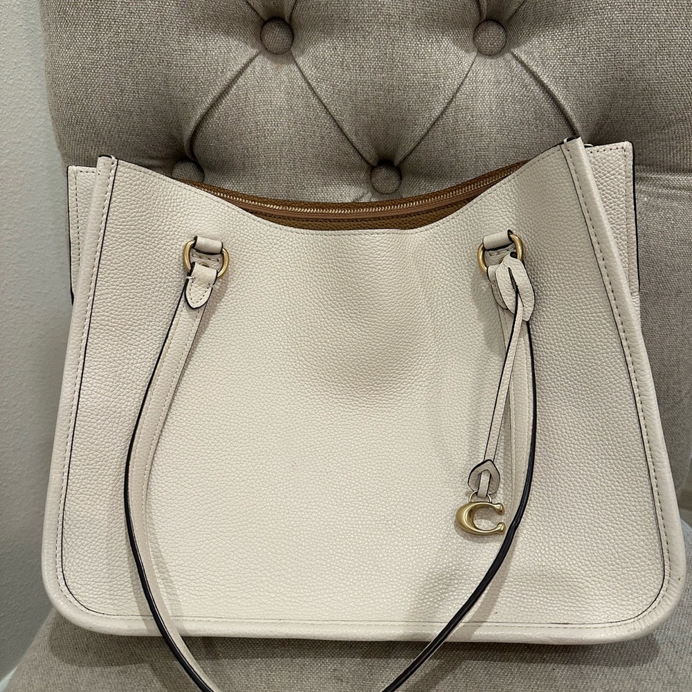 Coach Cream Leather Shoulder Bag